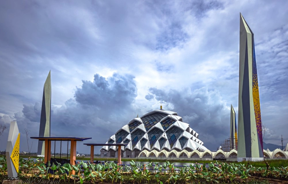 Hotel Supratman Bandung Attraction Pictures